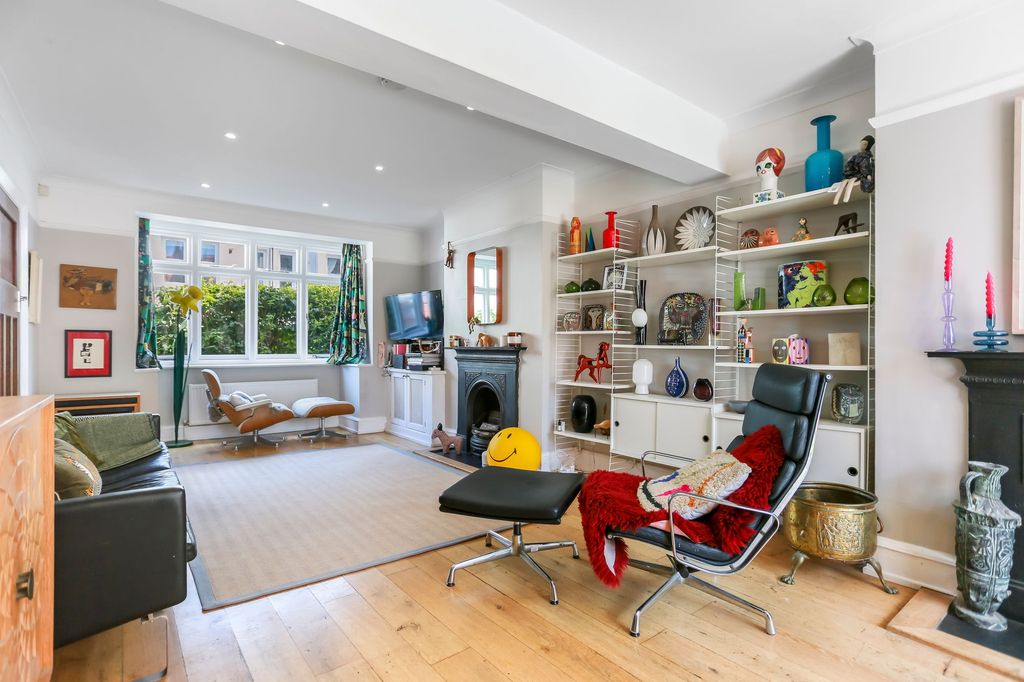 Property photo 2 of 20