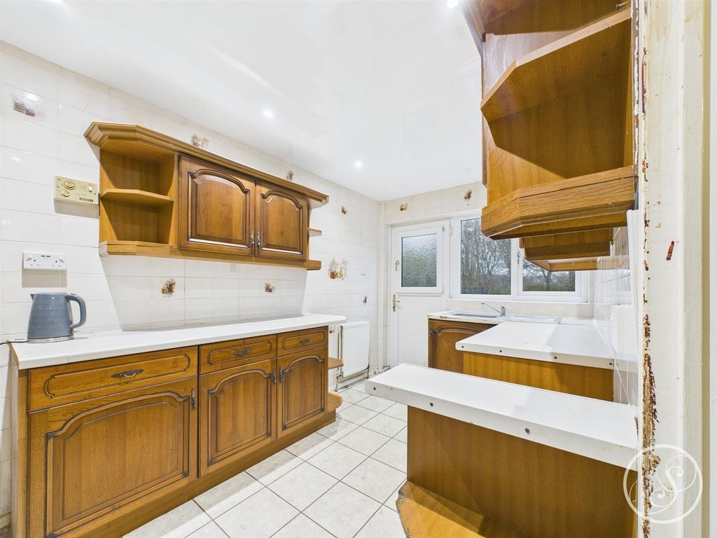 Property photo 2 of 15 Kitchen