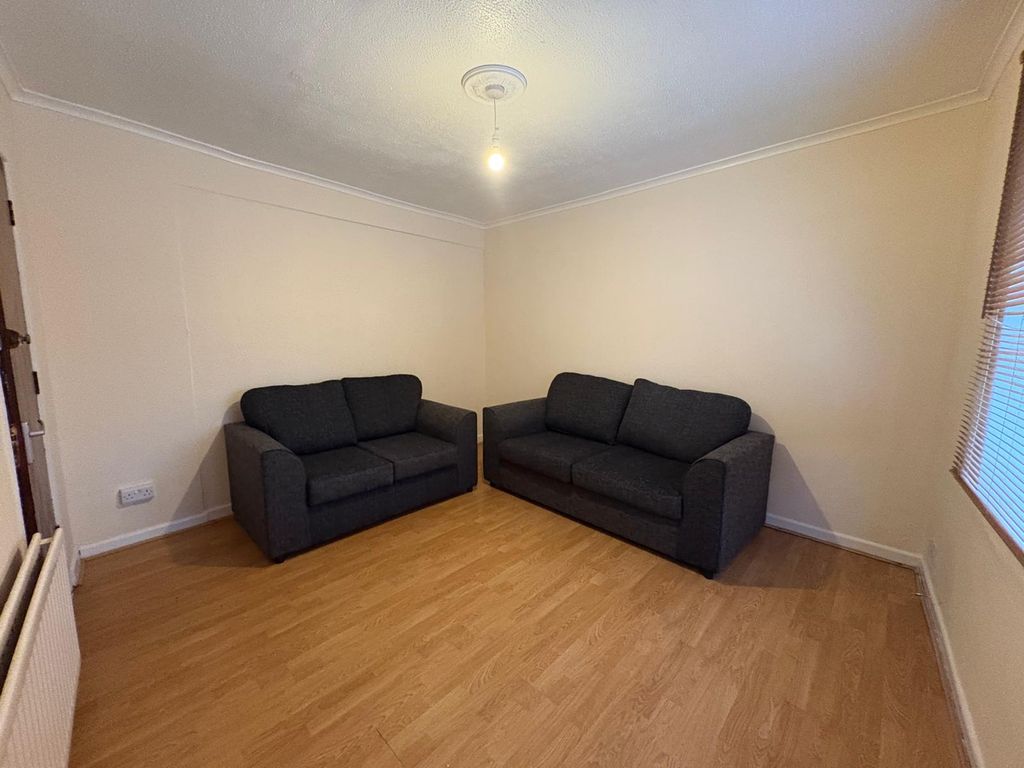 Property photo 3 of 5 Photo-2025-10-30-17-08-47