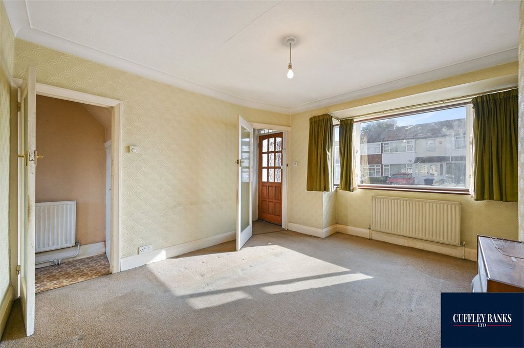 Property photo 2 of 12 Picture No. 03