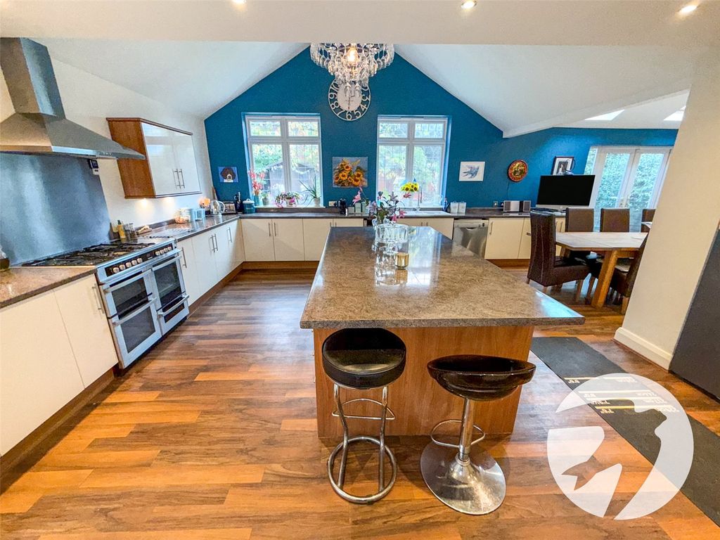 Property photo 2 of 23 Picture No. 29