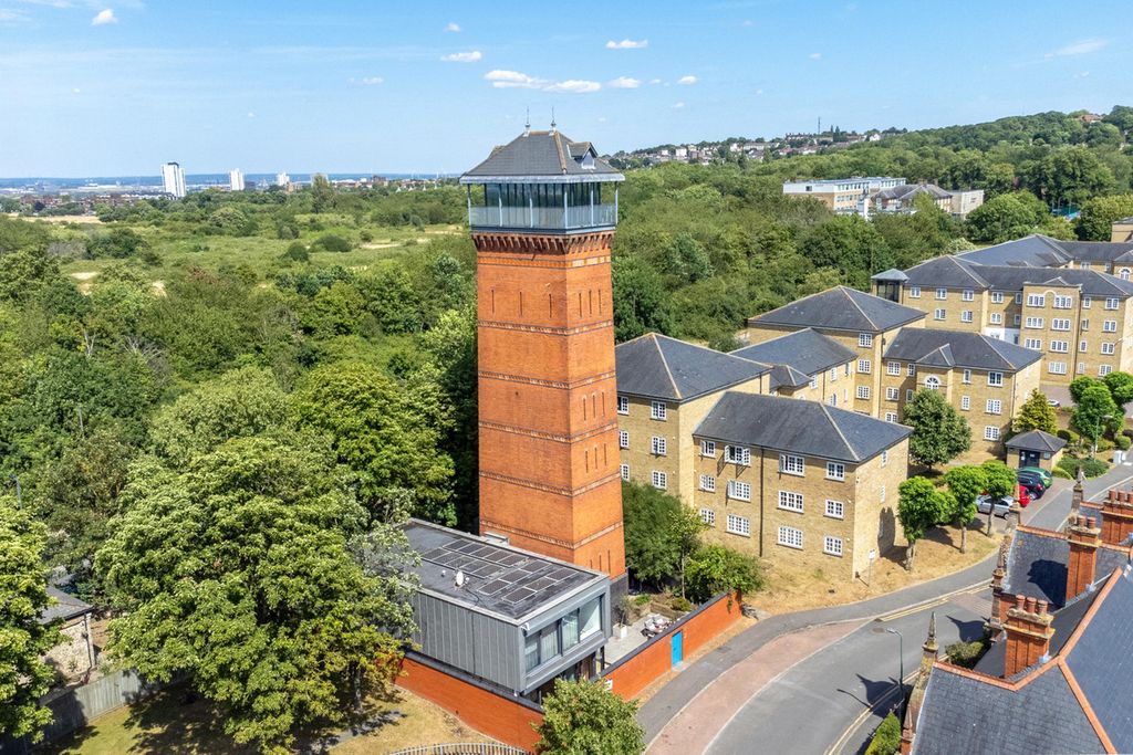 Property photo 1 of 46