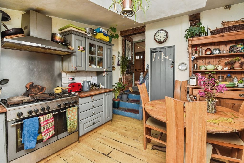 Property photo 3 of 10