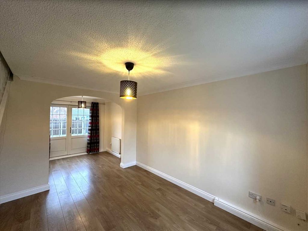 Property photo 2 of 15 Ground Floor