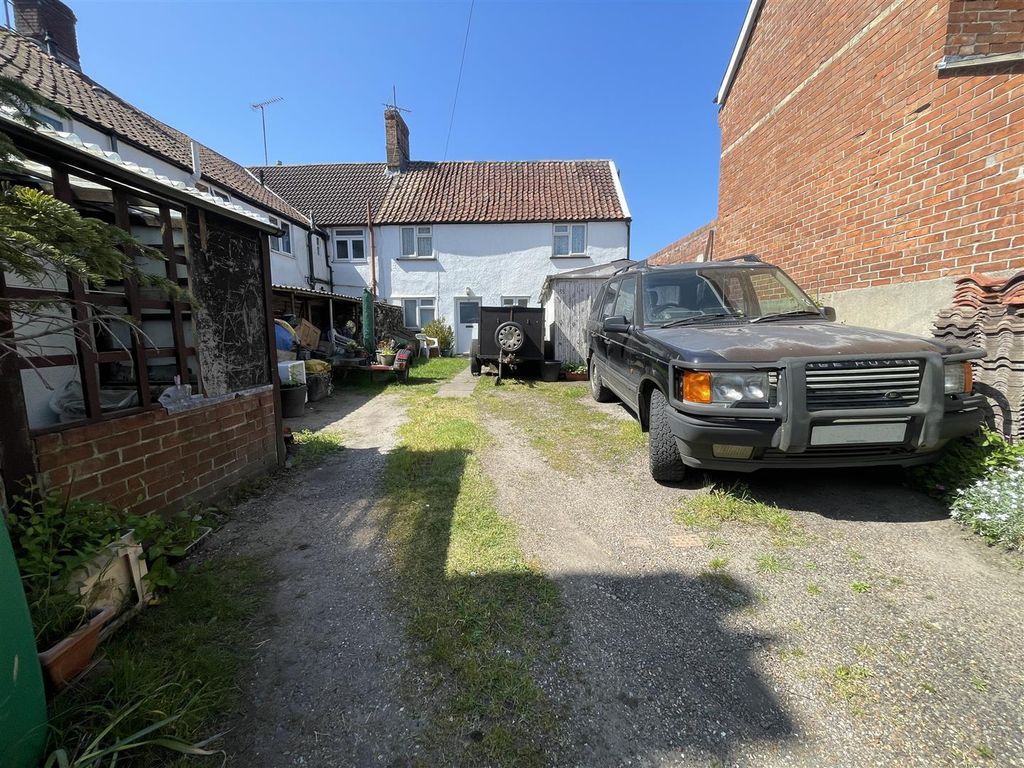 Property photo 2 of 10
