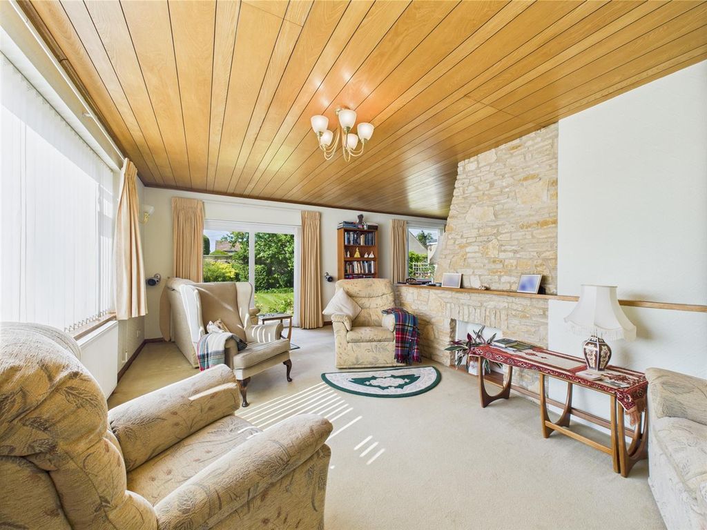 Property photo 3 of 21 Sitting Room