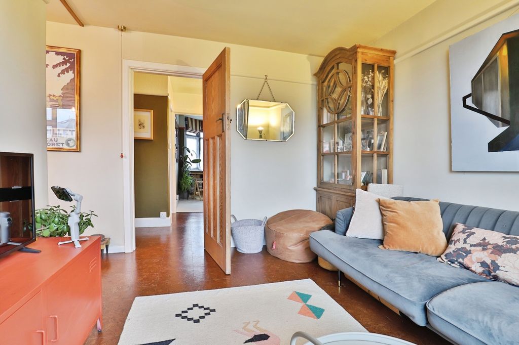 Property photo 2 of 23 Pbox-Img.Jpg