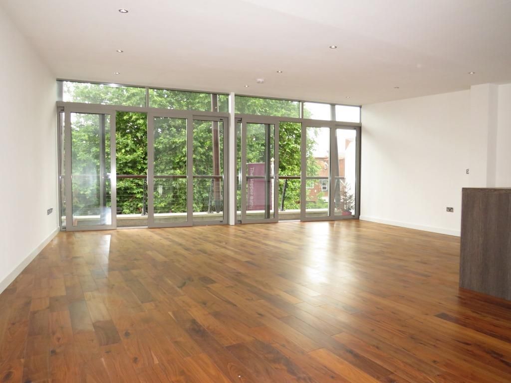 Property photo 3 of 10 Living Room