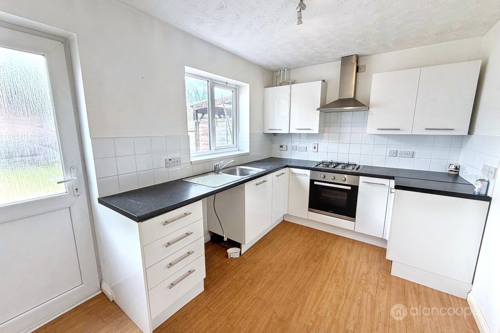 Property photo 3 of 12 5080205