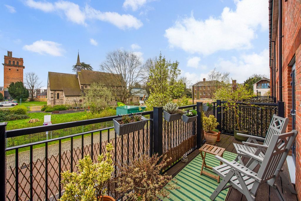 Property photo 3 of 20