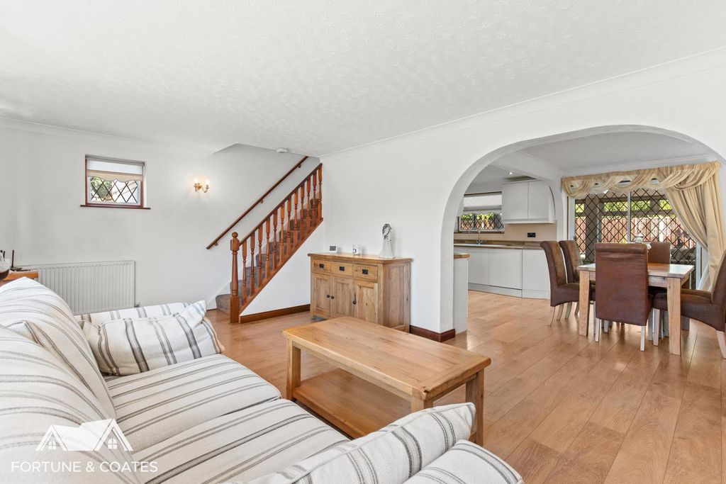 Property photo 2 of 23 Sakinscroft_19.Jpg