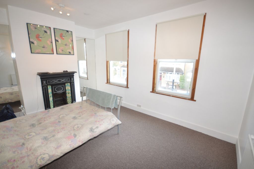 Property photo 2 of 9 4