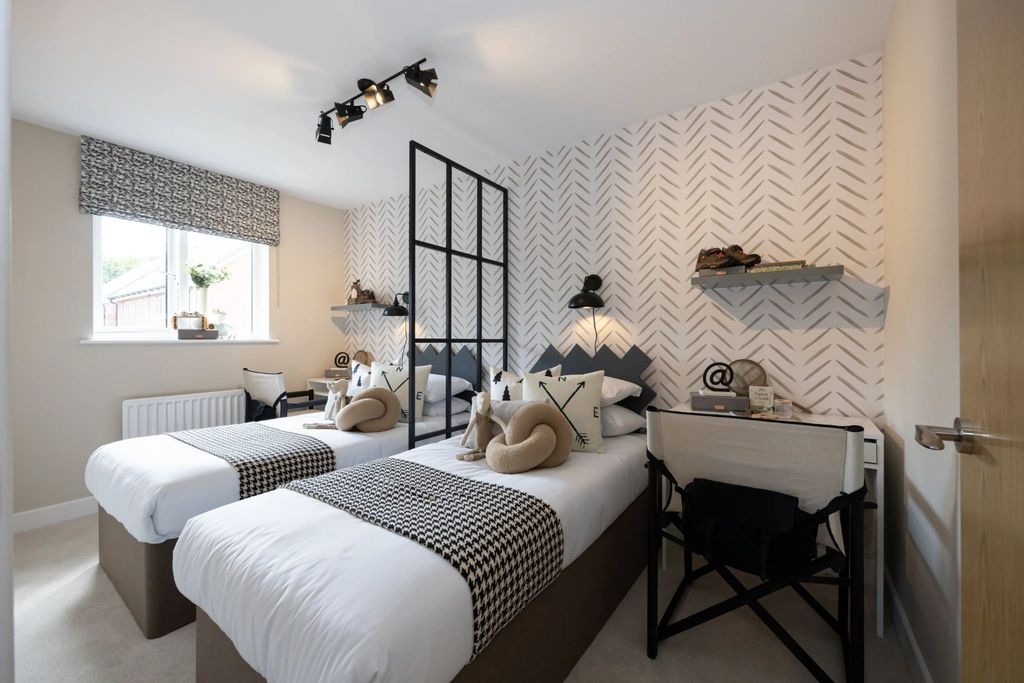 Property photo 3 of 11 Bedroom 4