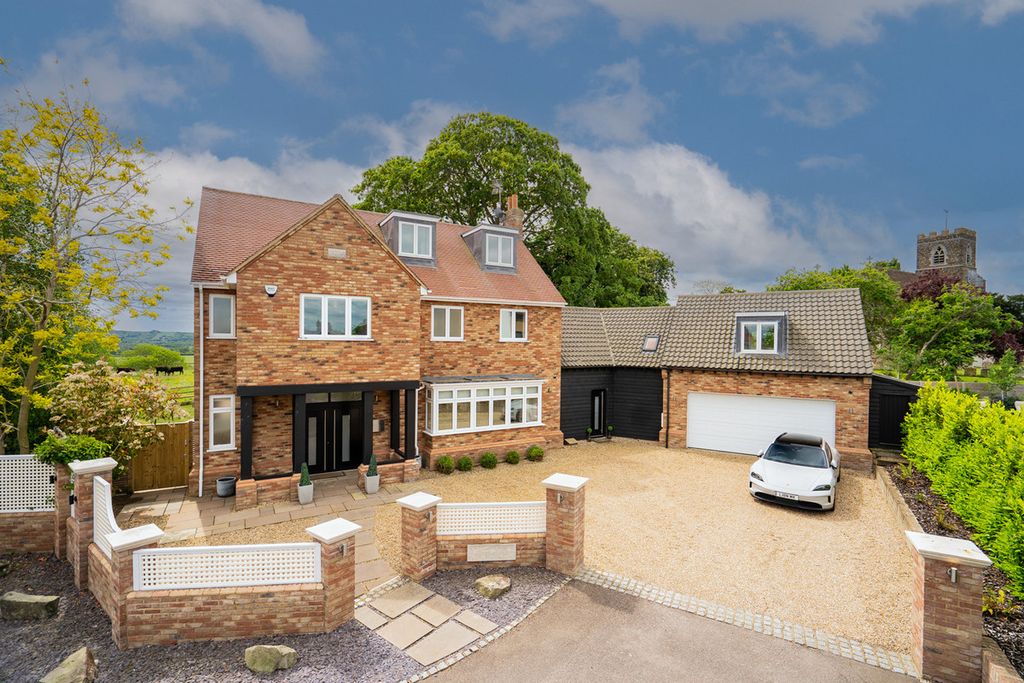 Property photo 1 of 50