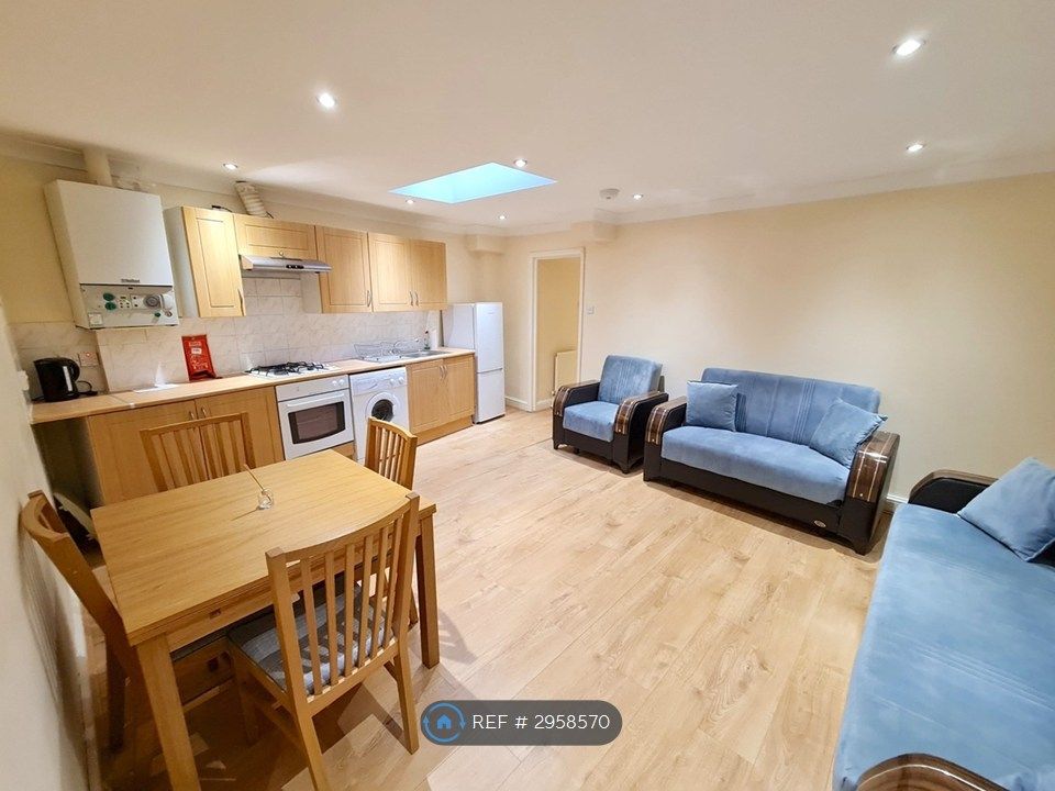 Property photo 3 of 11