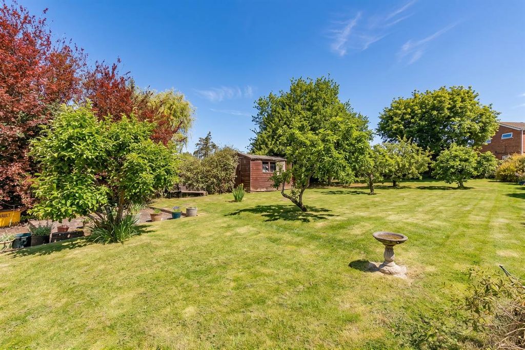 Property photo 2 of 25