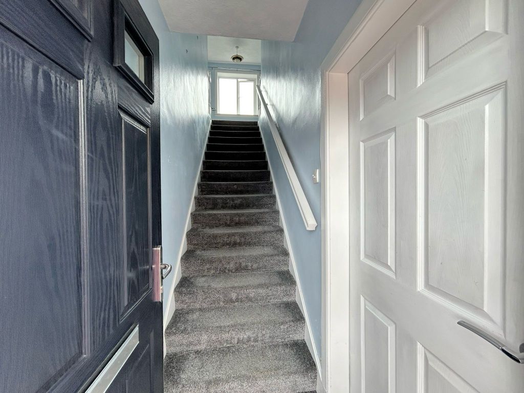 Property photo 2 of 25