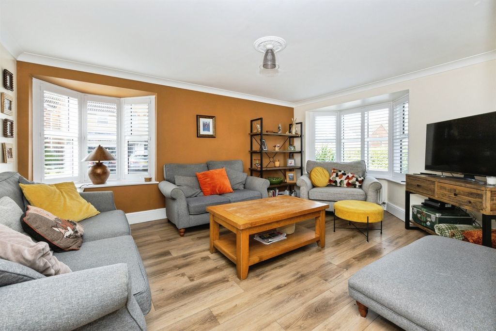 Property photo 2 of 20