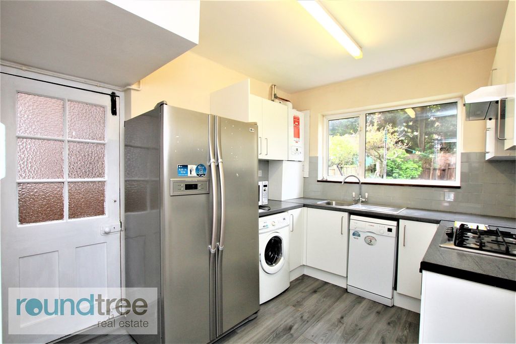 Property photo 1 of 9 (Main)