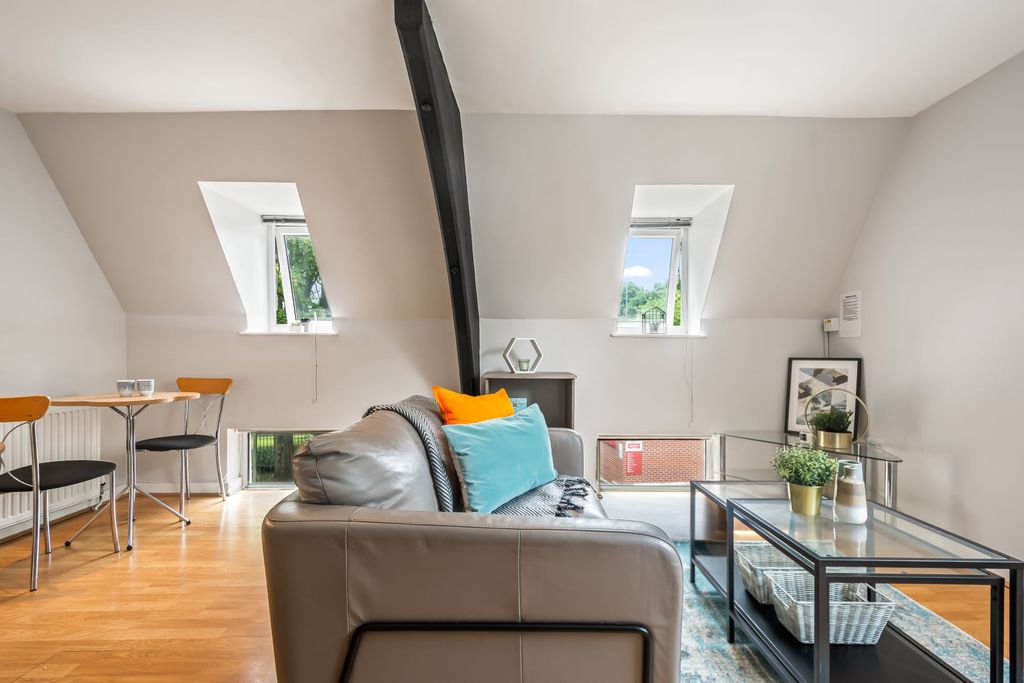 Property photo 3 of 9 Property Photo