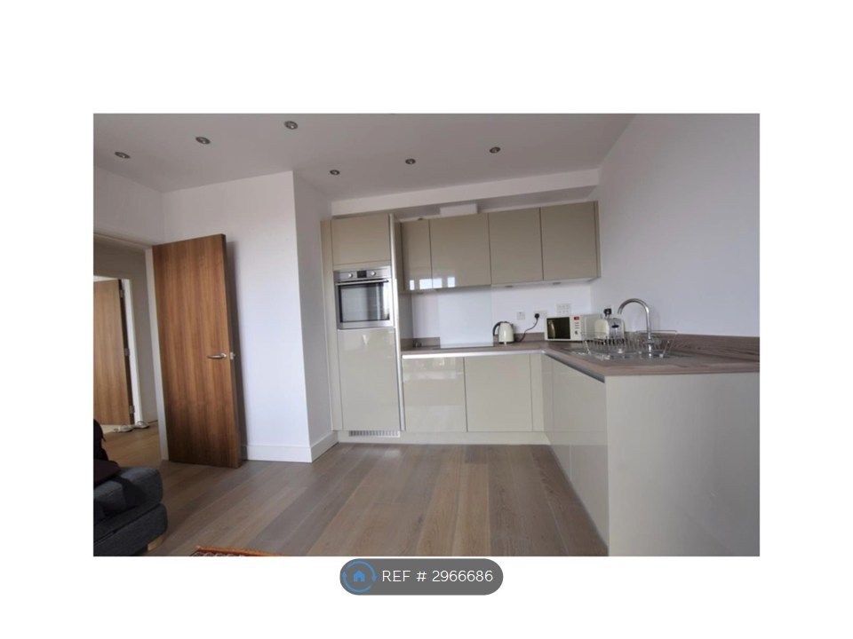 Property photo 1 of 5 Living Area/Kitchen