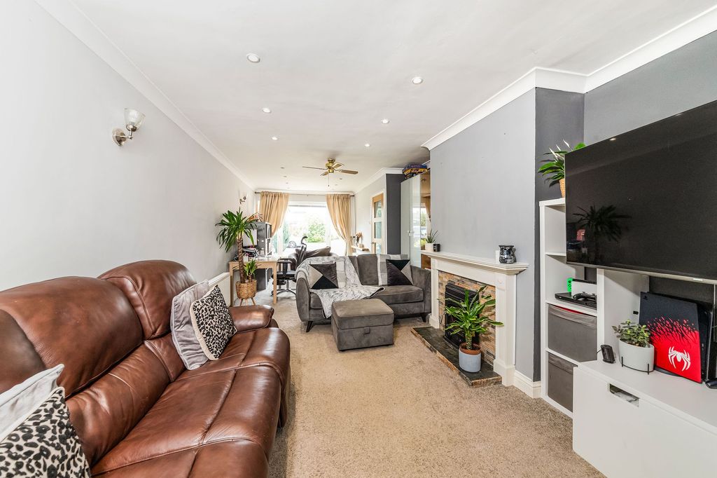 Property photo 3 of 17