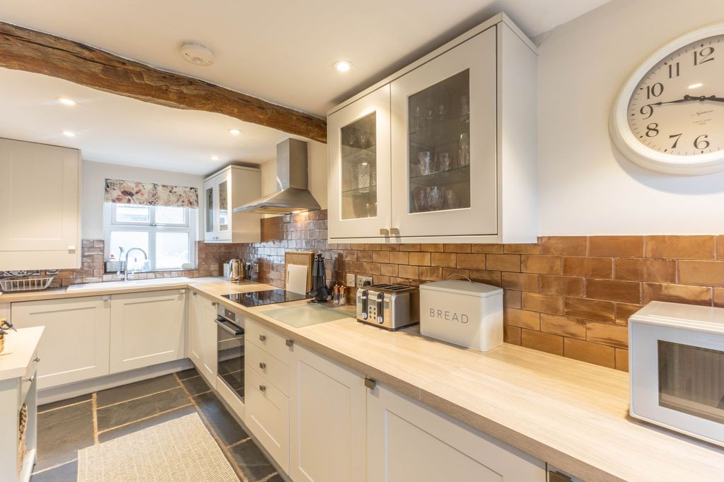 Property photo 3 of 22