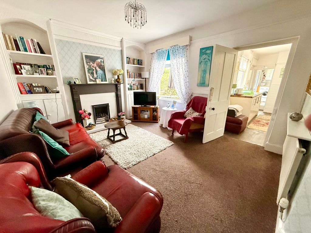 Property photo 3 of 35