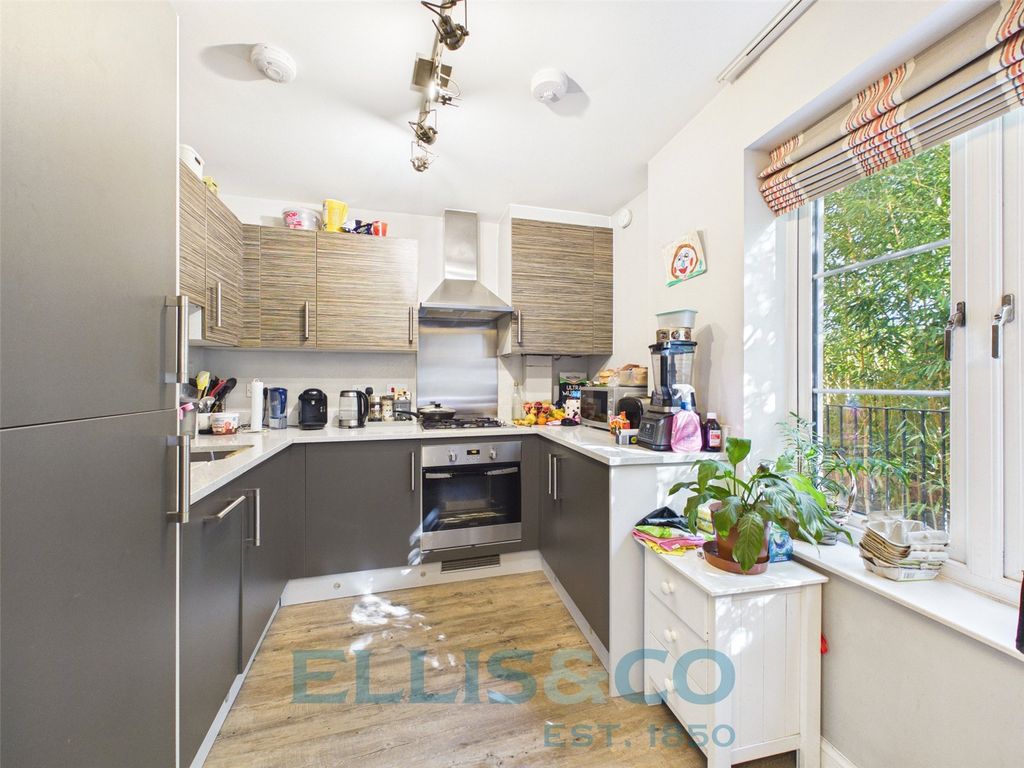 Property photo 2 of 9 Picture No. 13