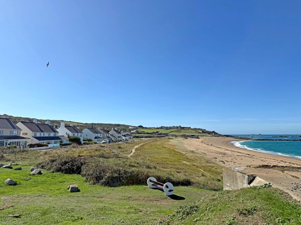 Property photo 1 of 28