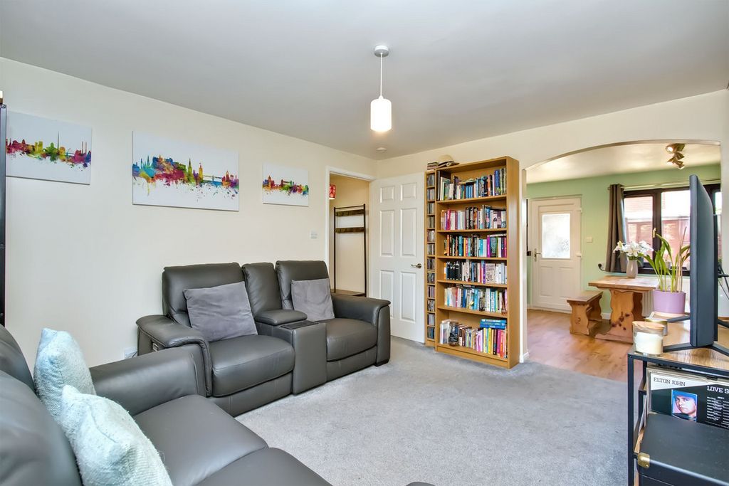 Property photo 3 of 12