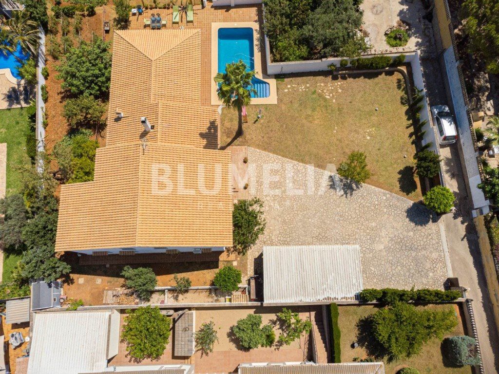 Property photo 3 of 42