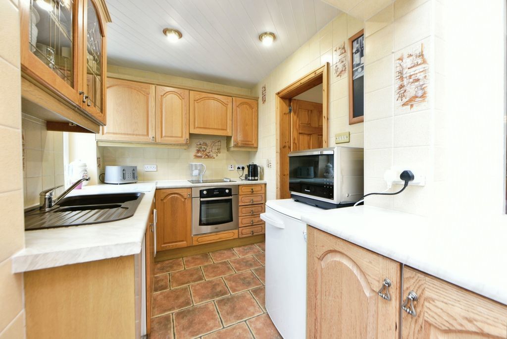 Property photo 2 of 16 Kitchen