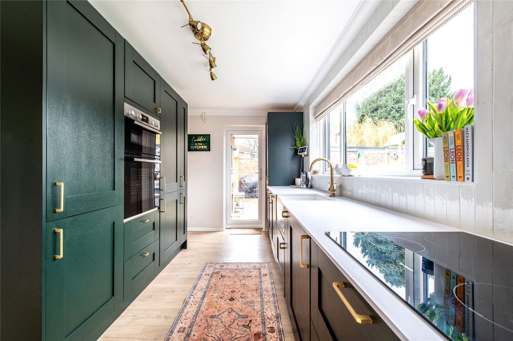 Property photo 1 of 31 Picture No. 12