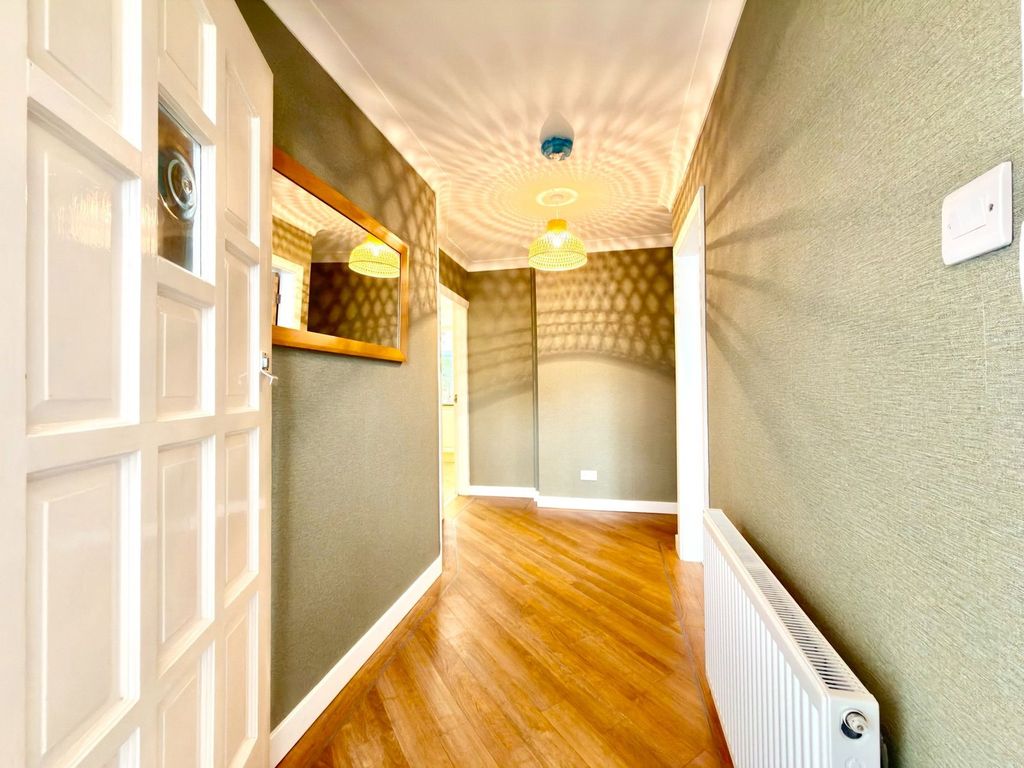 Property photo 3 of 27
