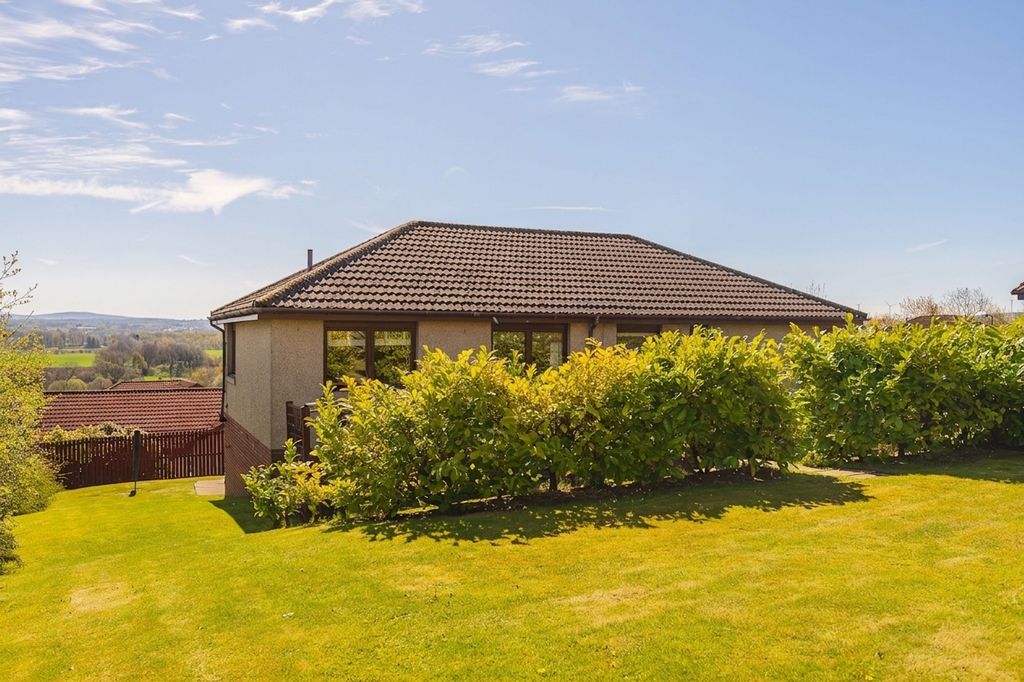 Property photo 2 of 39