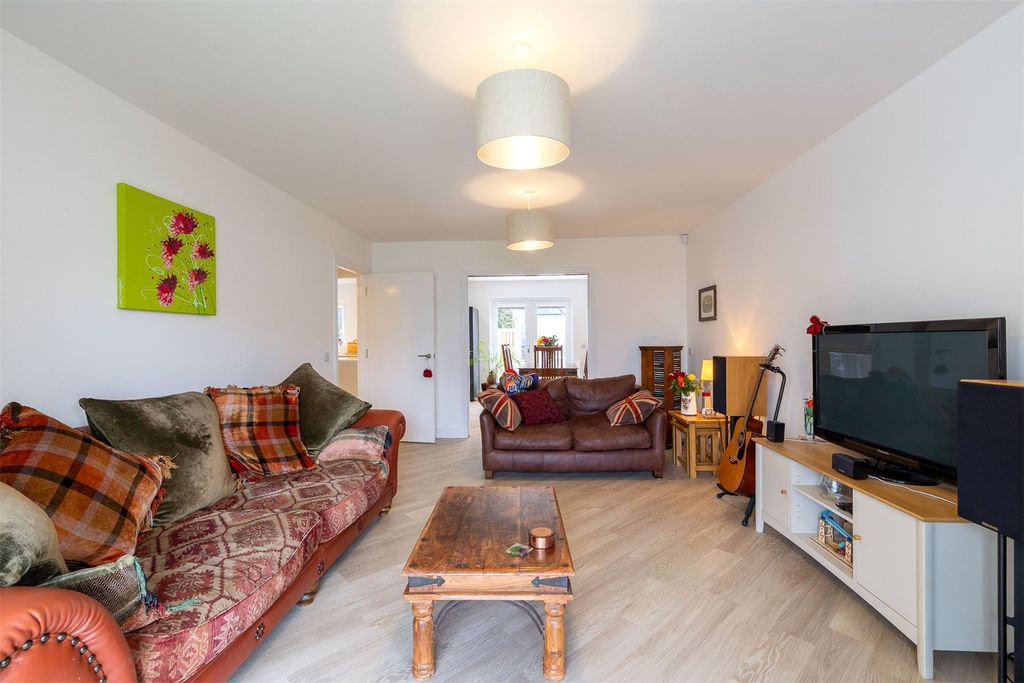 Property photo 2 of 45 Picture No. 04