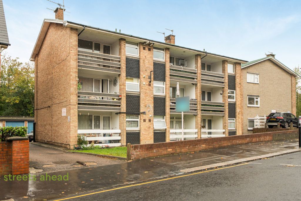 Property photo 2 of 18 3F6B7B91-71ee-4B6...