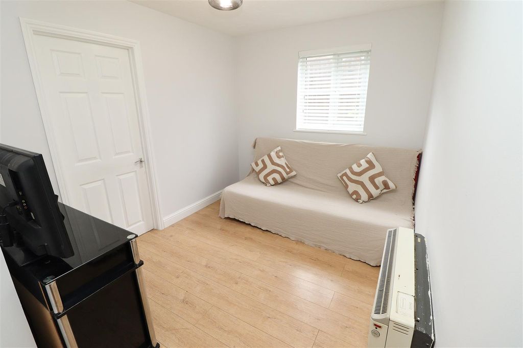 Property photo 2 of 16 Img_5892.Jpg