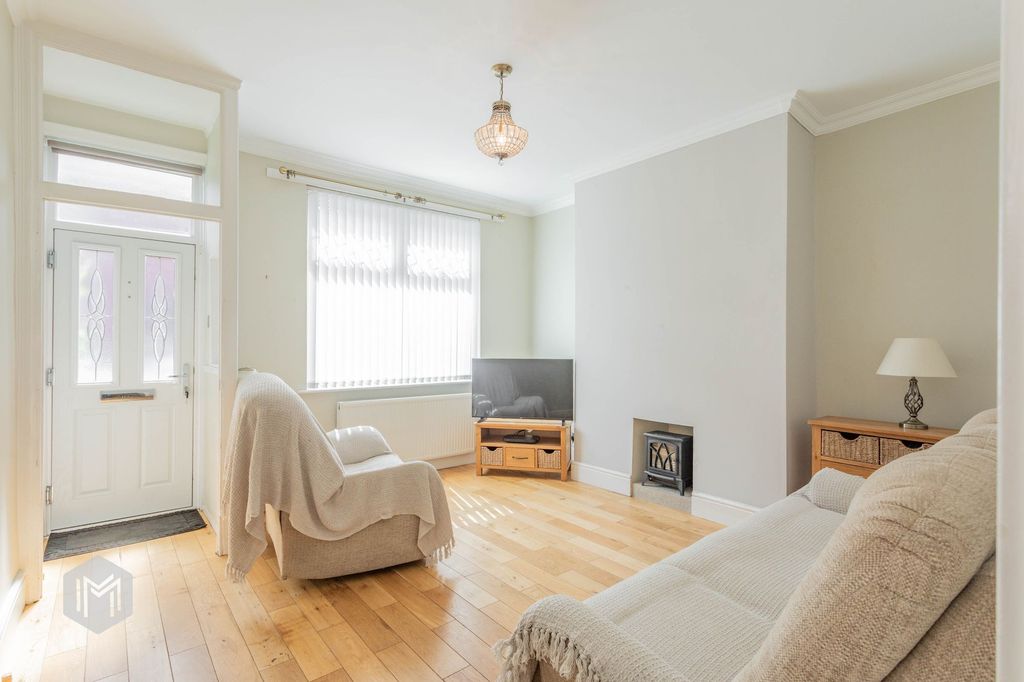 Property photo 2 of 27