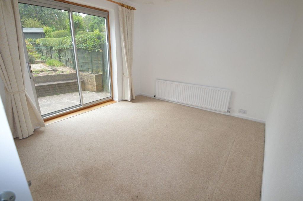 Property photo 3 of 9 Front