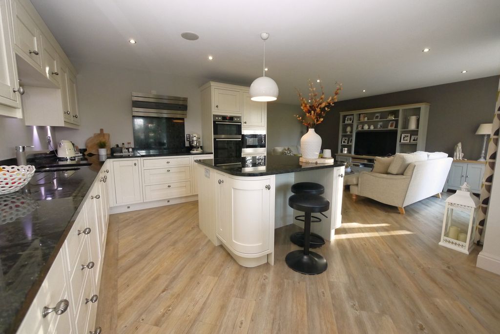 Property photo 2 of 49 11