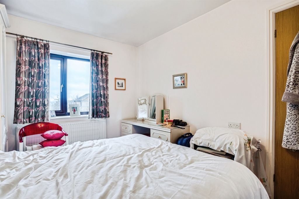 Property photo 3 of 11