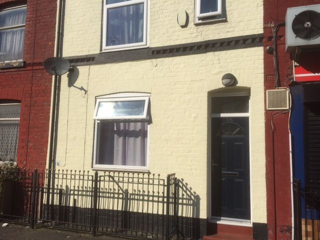 Property photo 1 of 6 Available 3 Bedroom House In Edmund Street Salford, M6