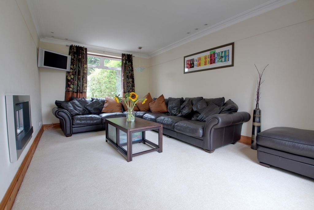 Property photo 2 of 20 Living Room