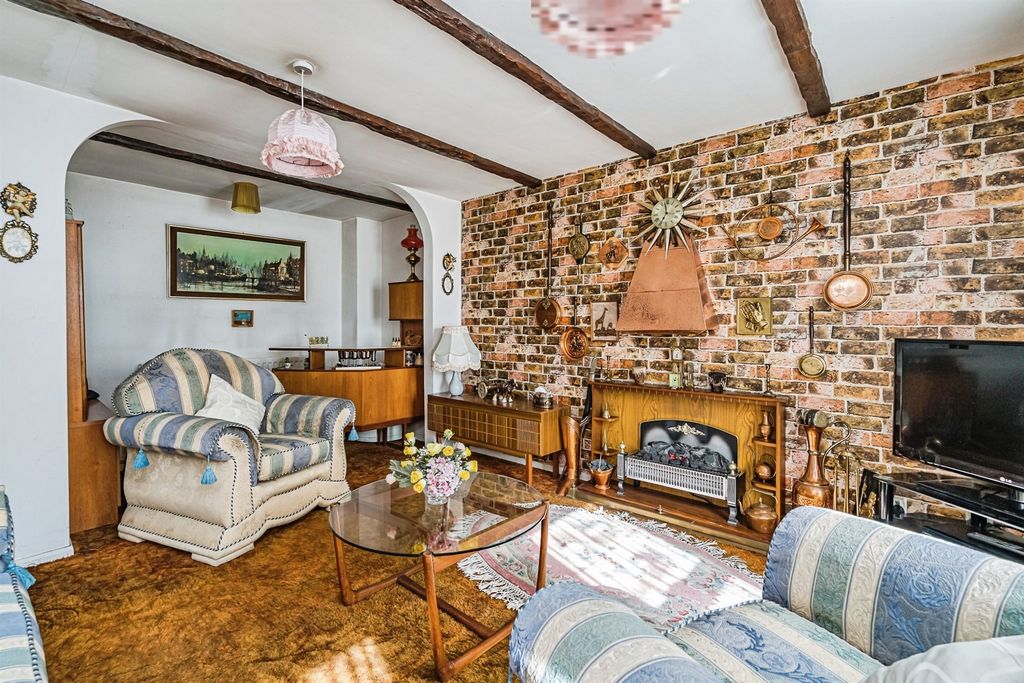 Property photo 3 of 17