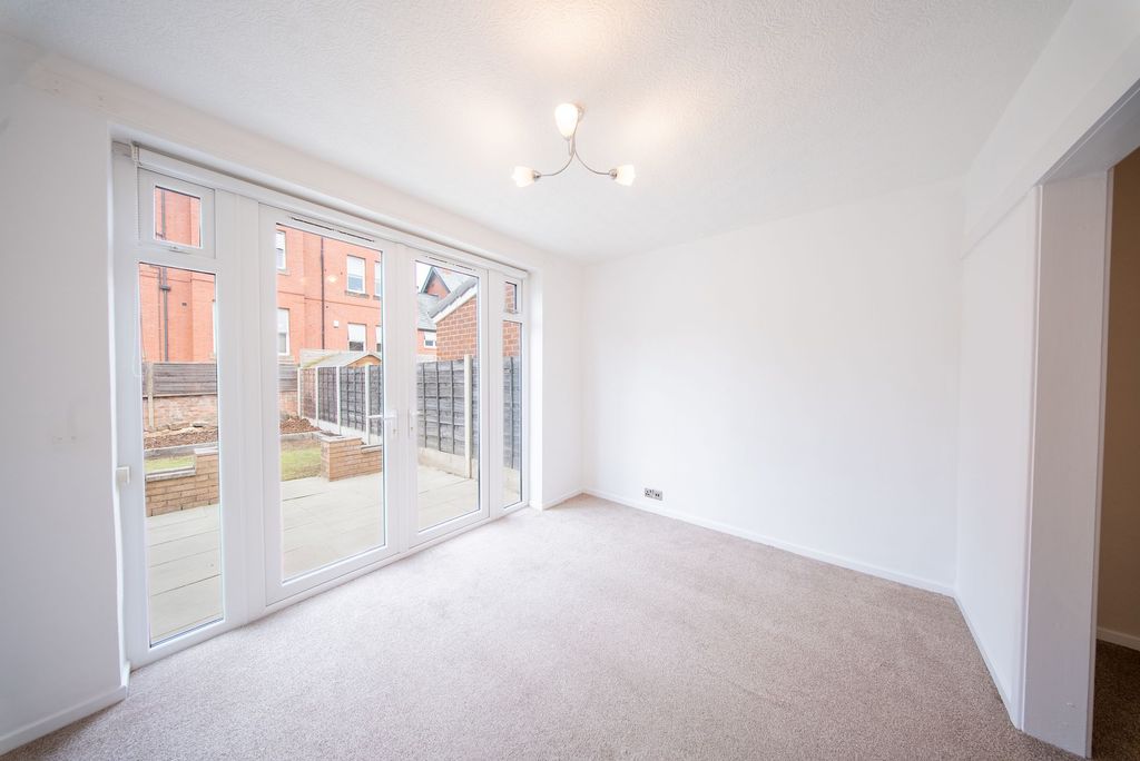 Property photo 3 of 10 Sitting Room