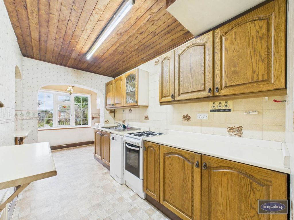 Property photo 2 of 20 Kitchen