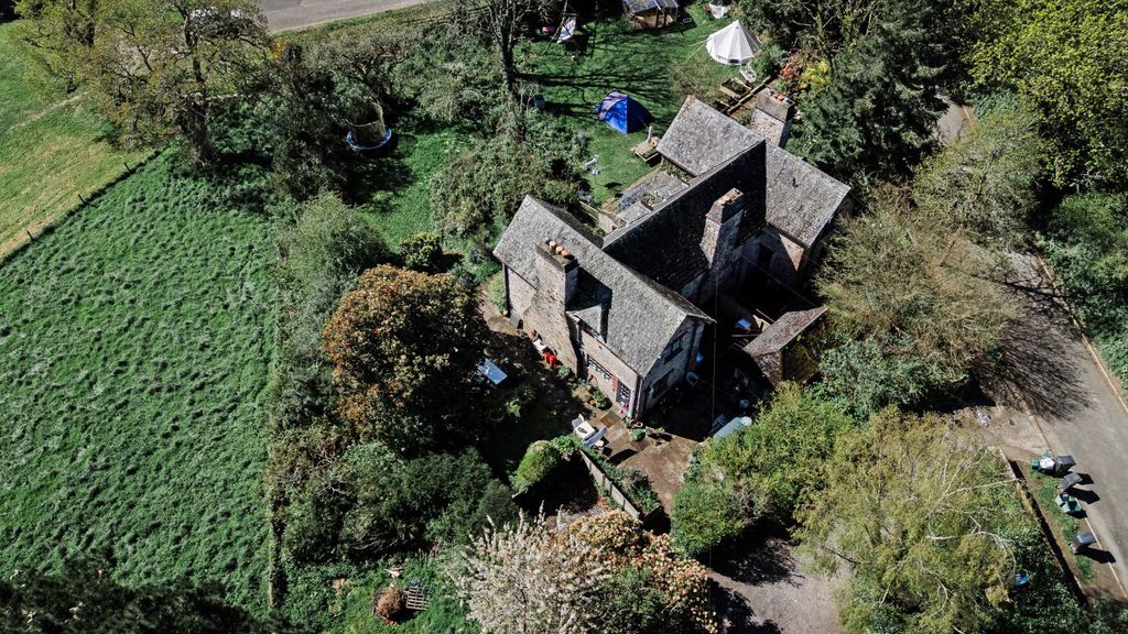 Property photo 1 of 13