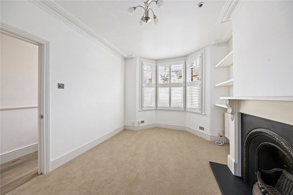 Property photo 3 of 16 Picture No. 14